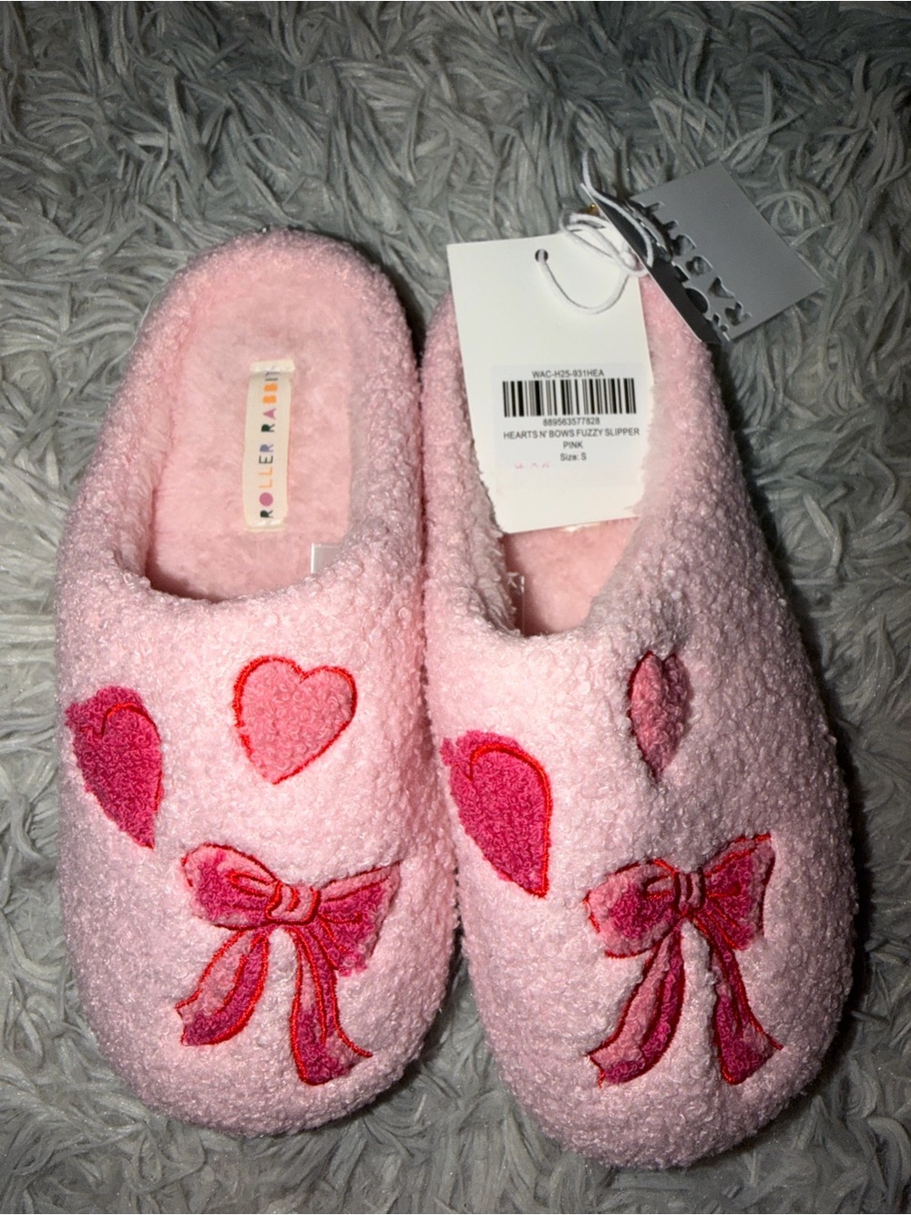 Roller rabbit size small (5/6)slippers  Pink Heart & Bow Fuzzy Slippers